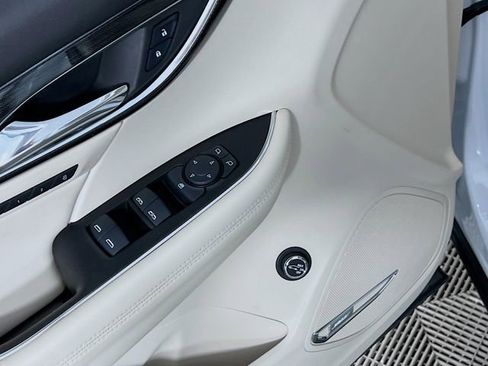 Used 2022 Buick Envision Essence w/ Technology Package I image 17