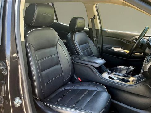 Used 2017 GMC Acadia Denali w/ Technology Package AWD/4WD image 27