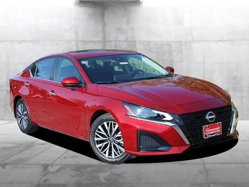 Certified 2025 Nissan Altima 2.5 SV w/ SV Premium Package FWD image 2