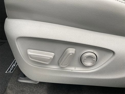 New 2026 Toyota Highlander Platinum image 15