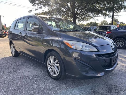 Used 2013 MAZDA MAZDA5 Sport image 3