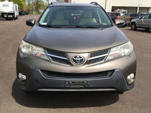 Used 2013 Toyota RAV4 XLE AWD/4WD image 9