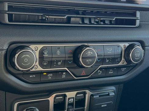New 2024 Jeep Wrangler Unlimited Rubicon 392 image 17