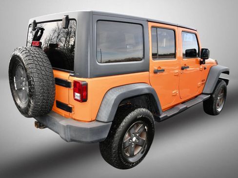 Used 2012 Jeep Wrangler Unlimited Sport image 7