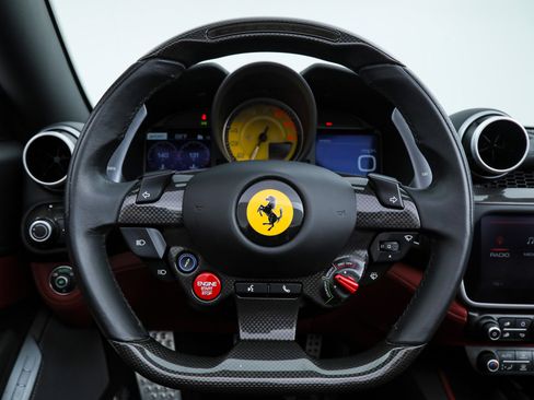 Certified 2019 Ferrari Portofino image 5