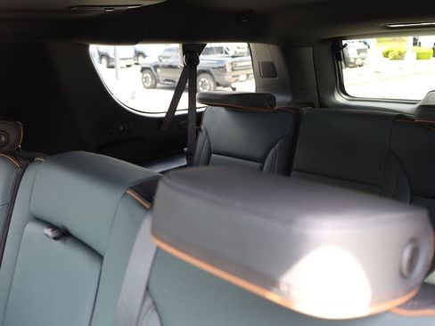 New 2026 GMC Yukon XL AT4 AWD/4WD image 22
