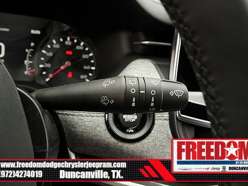 New 2025 Jeep Compass Latitude image 32