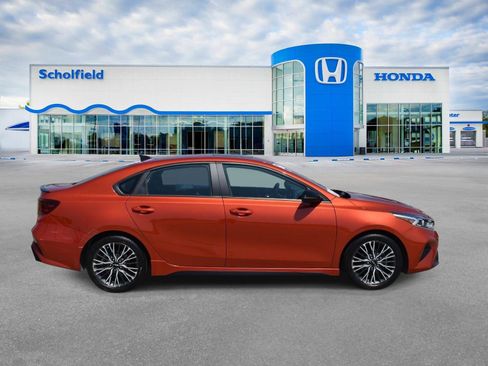 Used 2024 Kia Forte GT-Line w/ GT-Line Premium Package FWD image 2