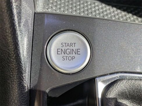 Used 2022 Volkswagen Tiguan SE R-Line image 34