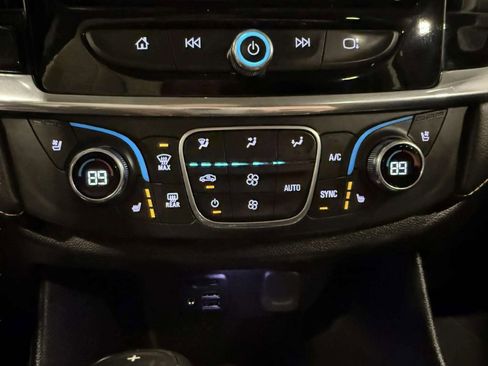 Used 2020 Chevrolet Traverse Premier AWD/4WD image 35
