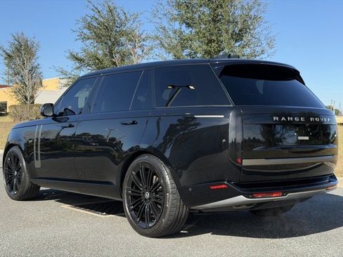 Used 2023 Land Rover Range Rover Long Wheelbase SE image 6