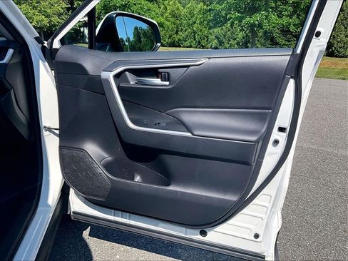 Used 2023 Toyota RAV4 XLE w/ Convenience Package AWD/4WD image 12