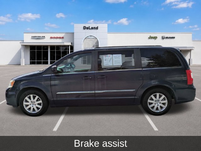 Used 2015 Chrysler Town & Country Touring FWD image 9