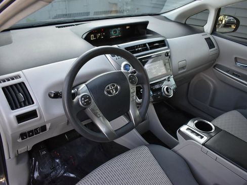 Used 2017 Toyota Prius V Three FWD image 13