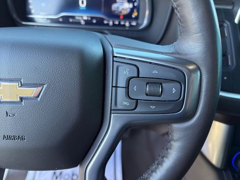 Used 2022 Chevrolet Suburban LT w/ Luxury Package image 22