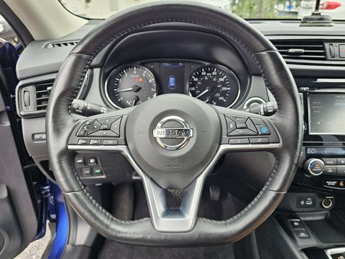 Used 2019 Nissan Rogue SV w/ Premium Package FWD image 24