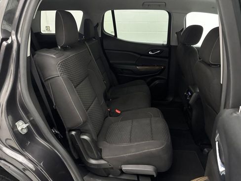 Used 2017 GMC Acadia SLE FWD image 40