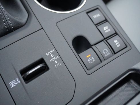 New 2026 Toyota Highlander XLE image 26