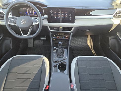 New 2026 Volkswagen Taos SE image 21