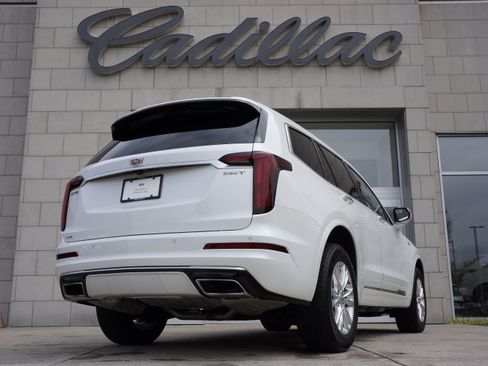 Used 2024 Cadillac XT6 Luxury AWD/4WD image 4
