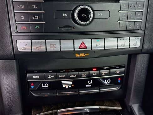 Used 2016 Mercedes-Benz E 400 Sedan image 15