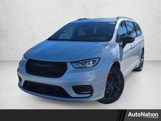 New 2026 Chrysler Pacifica Select w/ S Appearance Package video 1