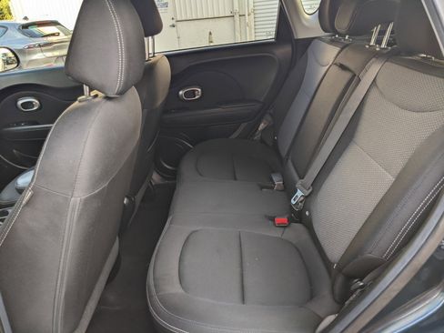 Certified 2017 Kia Soul + w/ UVO Package image 10