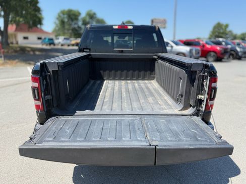 Used 2020 RAM 1500 Limited w/ Black Appearance Package AWD/4WD image 19