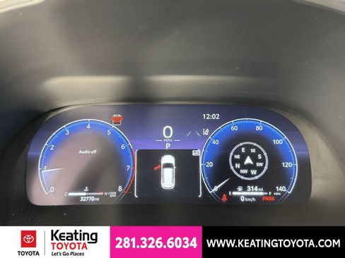 Used 2023 Toyota Highlander Limited FWD image 25