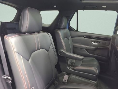 Used 2024 Honda Pilot TrailSport image 19