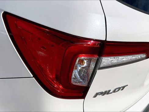 Used 2020 Honda Pilot Touring image 27