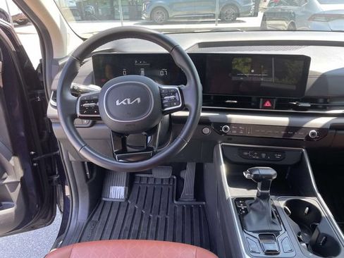 Certified 2025 Kia Carnival EX FWD image 2