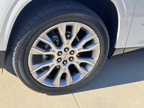 Used 2024 GMC Acadia Denali w/ Super Cruise Package image 9