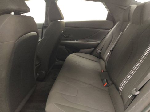 Used 2025 Hyundai Elantra Sport FWD image 18