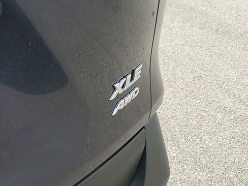 Used 2019 Toyota RAV4 XLE w/ Convenience Package image 8