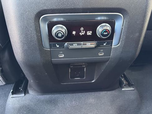 Used 2021 Chevrolet Tahoe Premier w/ Premium Package image 18