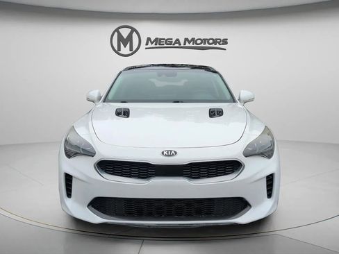Used 2018 Kia Stinger Premium image 12