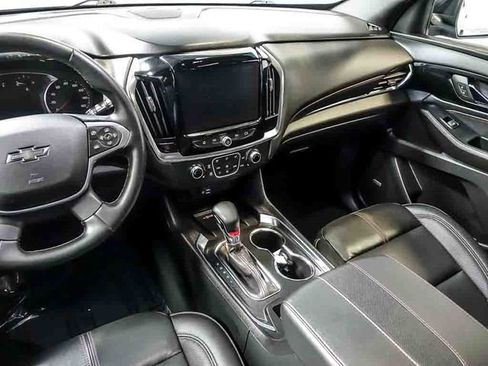 Used 2023 Chevrolet Traverse RS AWD/4WD image 19