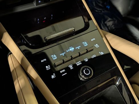 New 2026 Porsche Cayenne AWD/4WD image 38