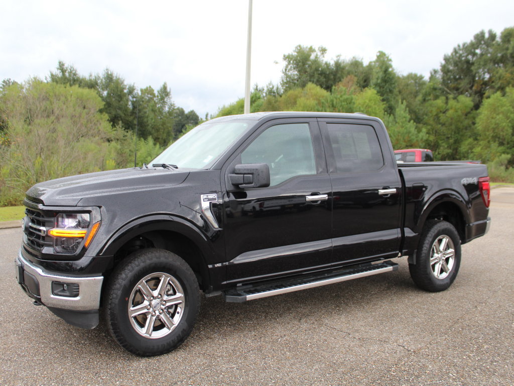 Used 2025 Ford F150 XLT w/ Equipment Group 301A Standard AWD/4WD image 2