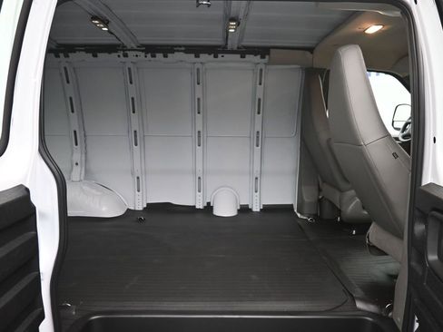 New 2026 Chevrolet Express 2500 image 9