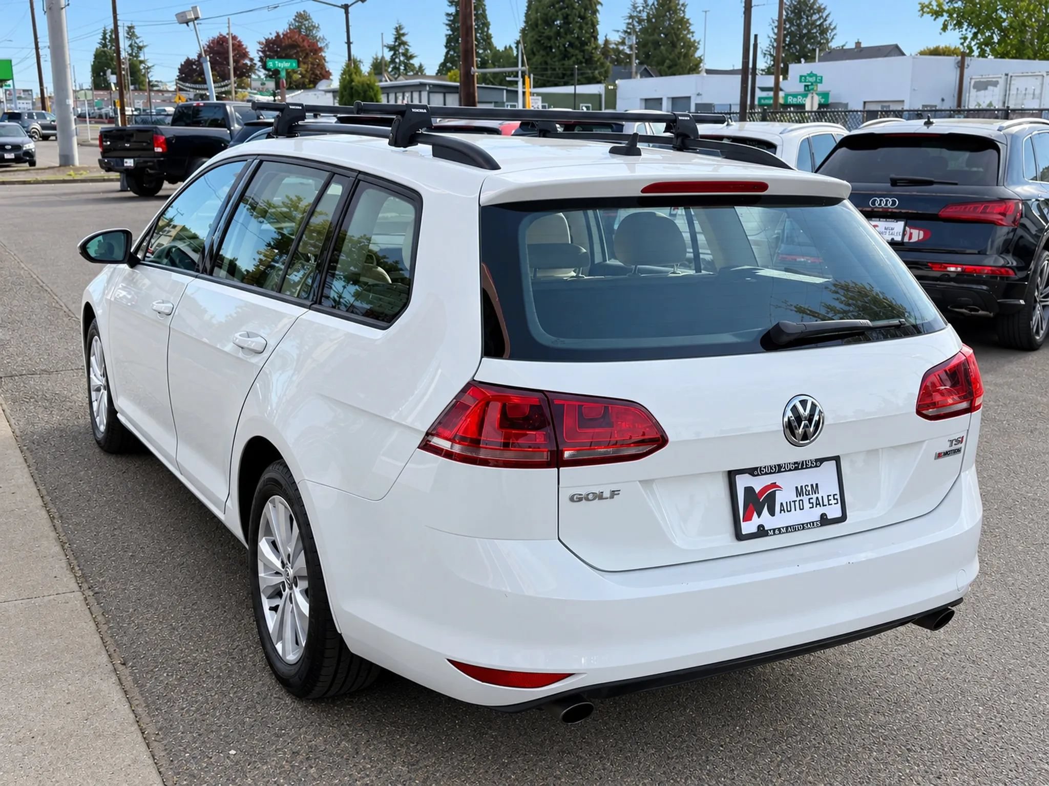 Used 2017 Volkswagen Golf S AWD/4WD image 5