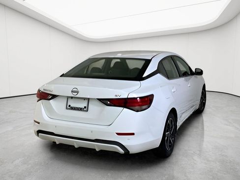 Used 2024 Nissan Sentra SV FWD image 17