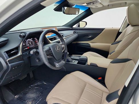 Used 2019 Lexus ES 300h w/ Accessory Package 2 FWD image 16