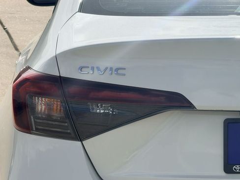 Used 2025 Honda Civic Sport image 9