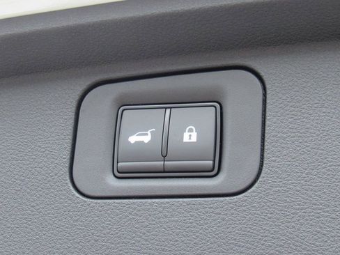 New 2026 Nissan Armada SL w/ Captain's Chari Seat Package image 6