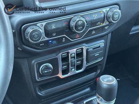 Used 2023 Jeep Wrangler Unlimited Sahara AWD/4WD image 22