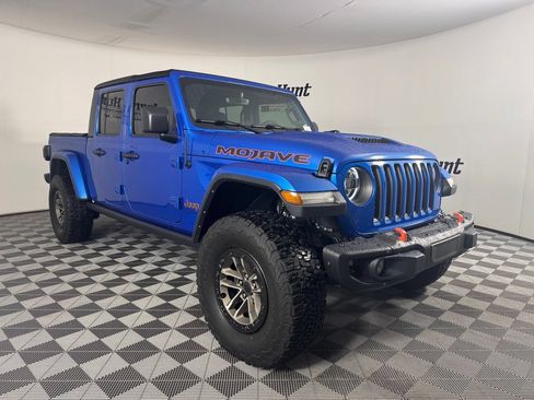 Used 2023 Jeep Gladiator Mojave w/ LED Lighting Group AWD/4WD image 6