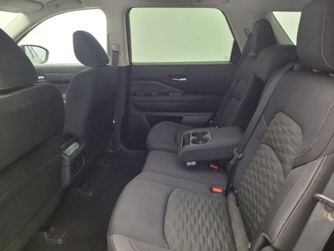 Used 2022 Nissan Pathfinder SV AWD/4WD image 18