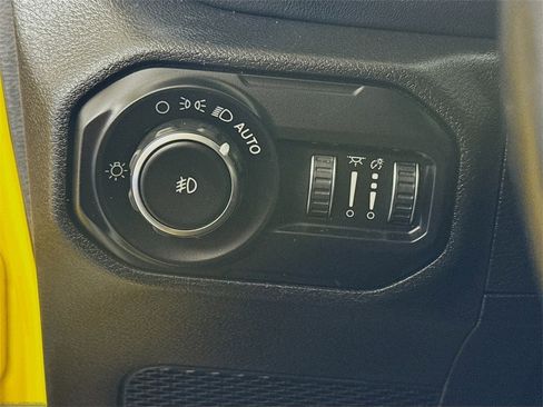 Used 2019 Jeep Wrangler Unlimited Sahara w/ Cold Weather Group image 10